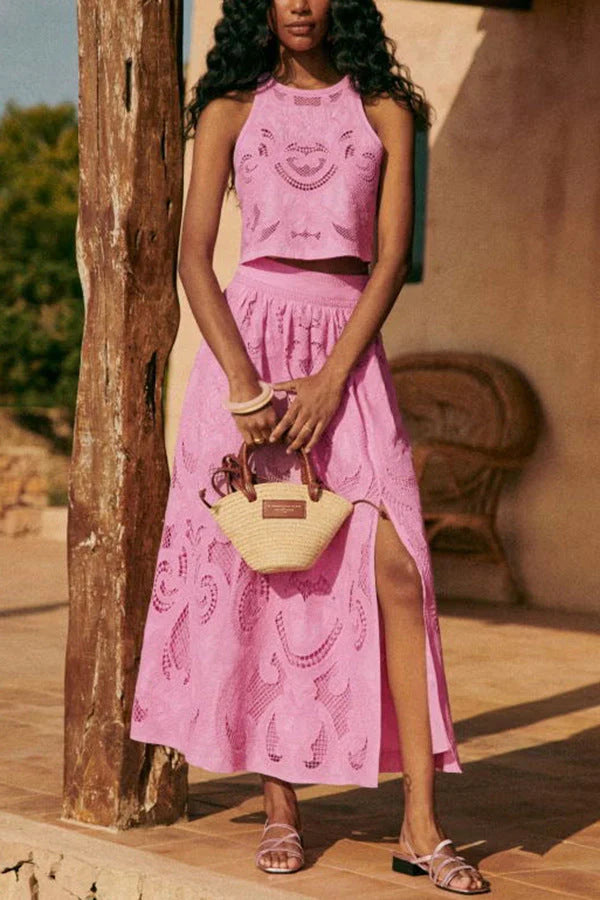 Anne – Pink crochet set with playful slit