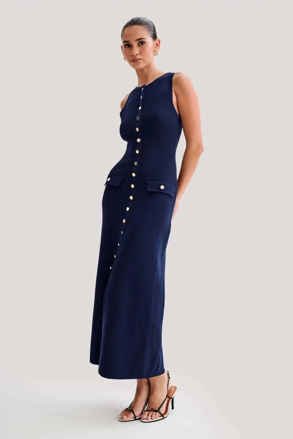 Mila - Sleeveless Buttoned Maxi Dress