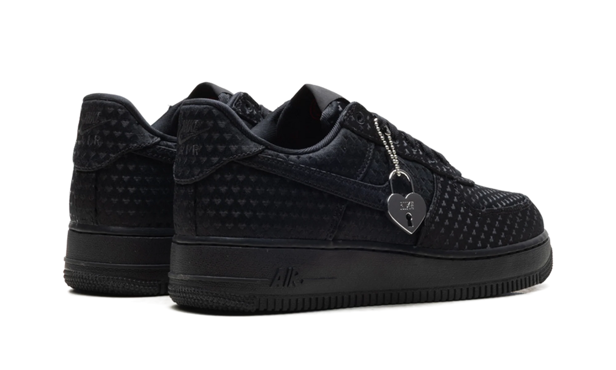 Air Force 1 Low WMNS "Valentine's Day - Triple Black" IQ9965 001