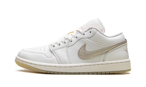 Jordan 1 Low SE WMNS "Metallic Team Gold" HV5157 100