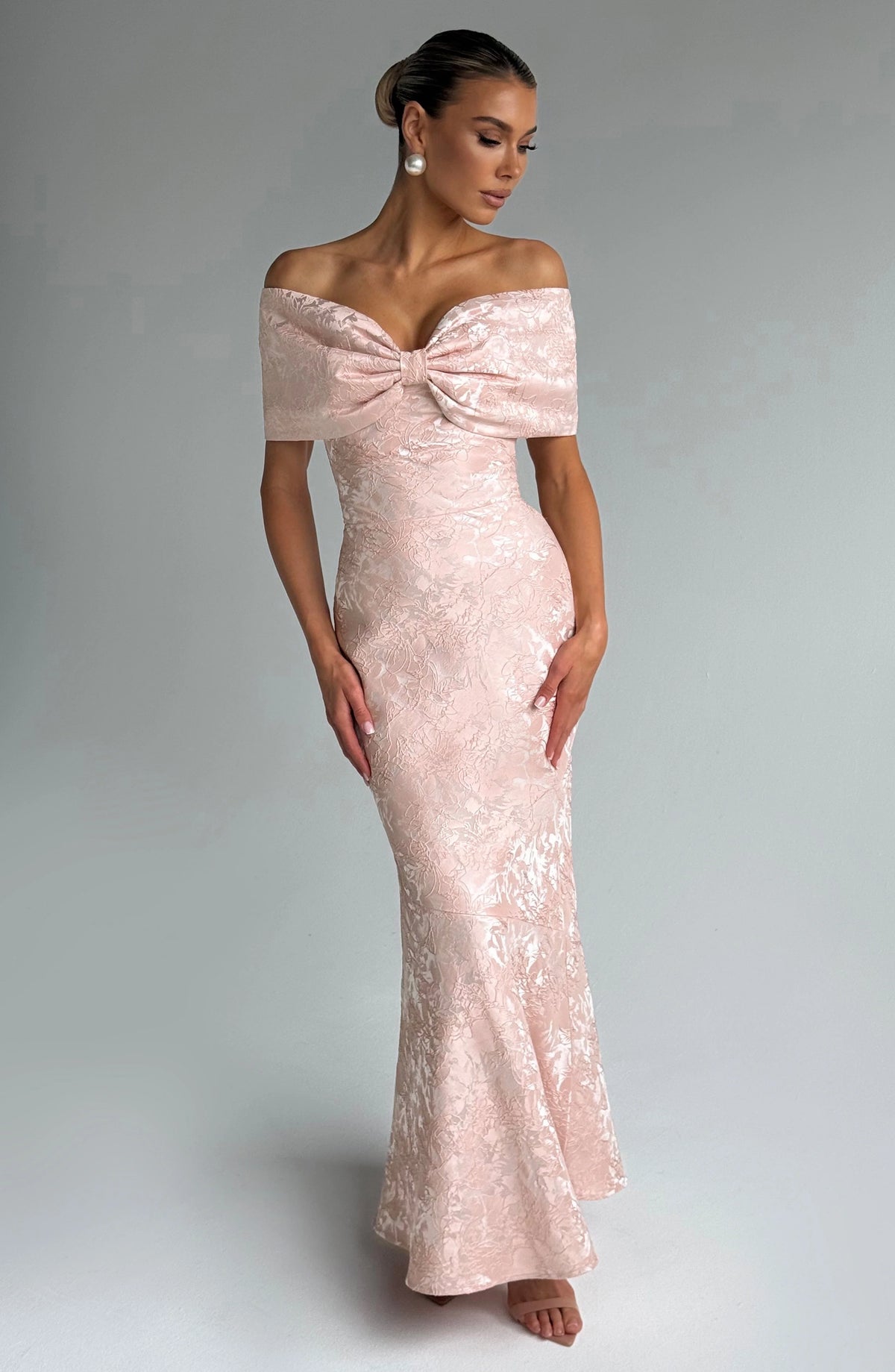 Livette - Bow strapless Maxi Dress