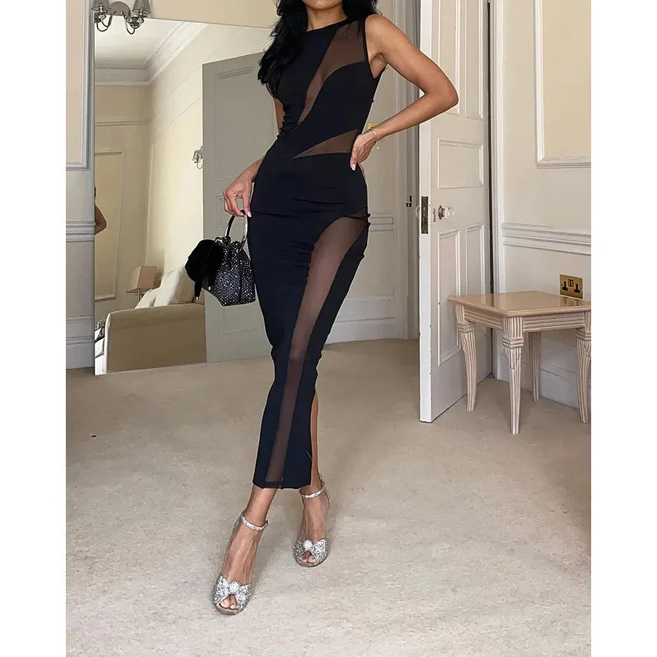 Tyla – Black bodycon dress with cut out details