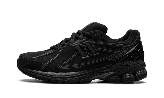 1906R "Triple Black" U1906RJB