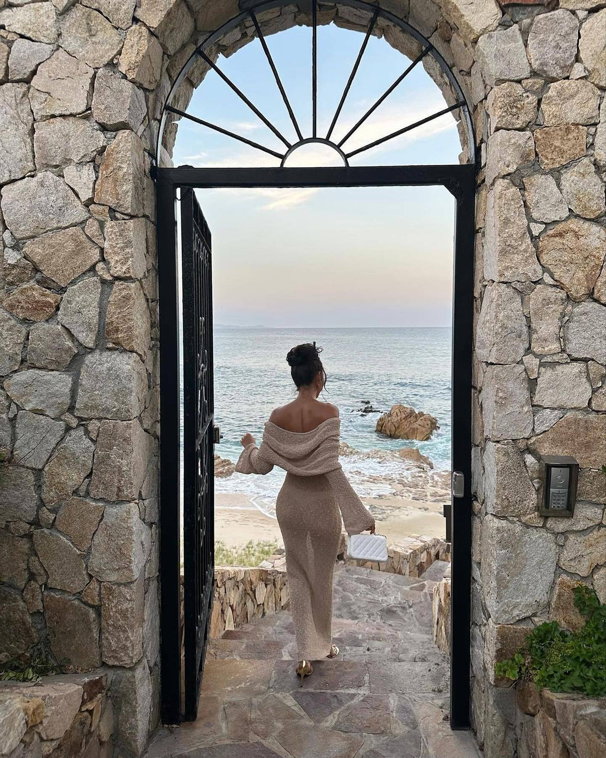 Elara - Elegant Off-Shoulder Maxi Dress
