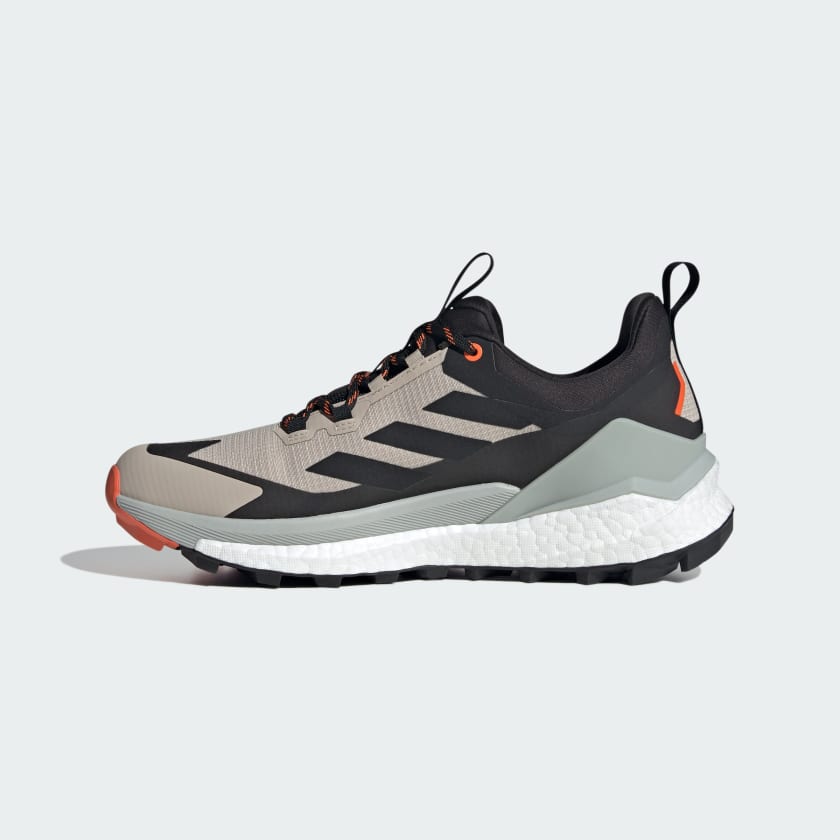 Men's Terrex Free Hiker 2.0 Low Gore-Tex in Wonder Beige Core Black Semi Impact orange