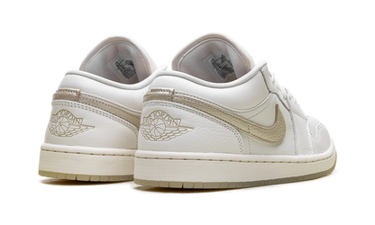 Jordan 1 Low SE WMNS "Metallic Team Gold" HV5157 100