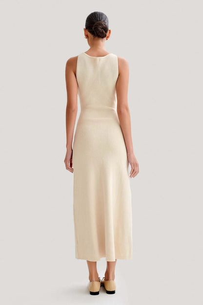 Mila - Sleeveless Buttoned Maxi Dress