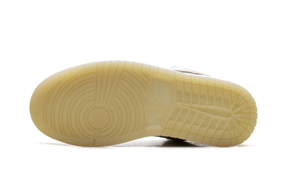 Jordan 1 Low SE WMNS "Metallic Team Gold" HV5157 100