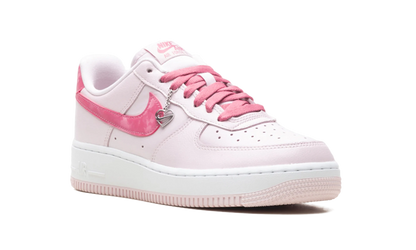 Air Force 1 Low WMNS "Valentine's Day (2026)" IO8755 600