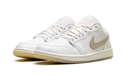 Jordan 1 Low SE WMNS "Metallic Team Gold" HV5157 100