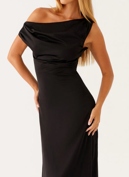 Éva Long Satin Dress Elegant Crystal