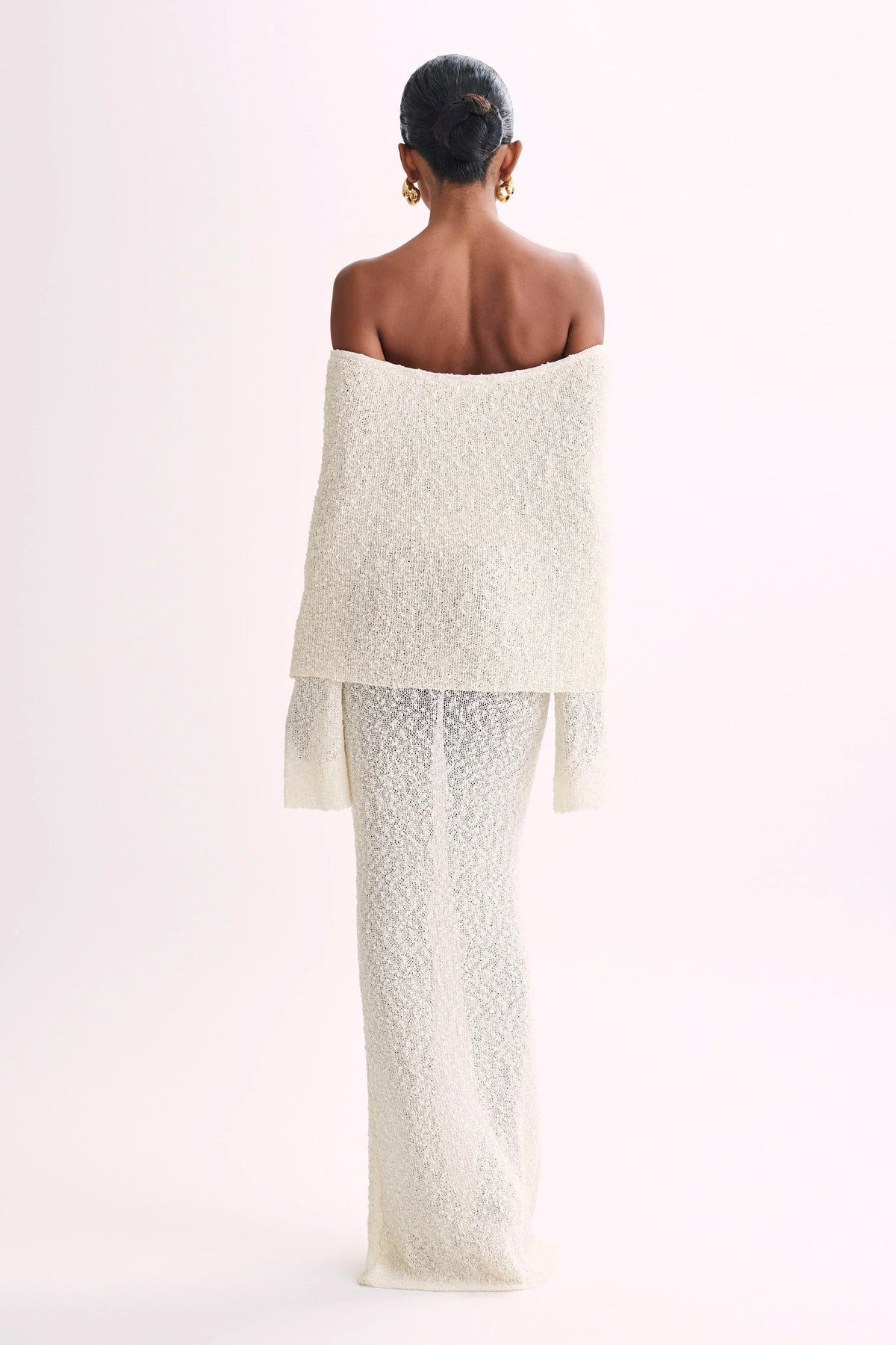 Elara - Elegant Off-Shoulder Maxi Dress